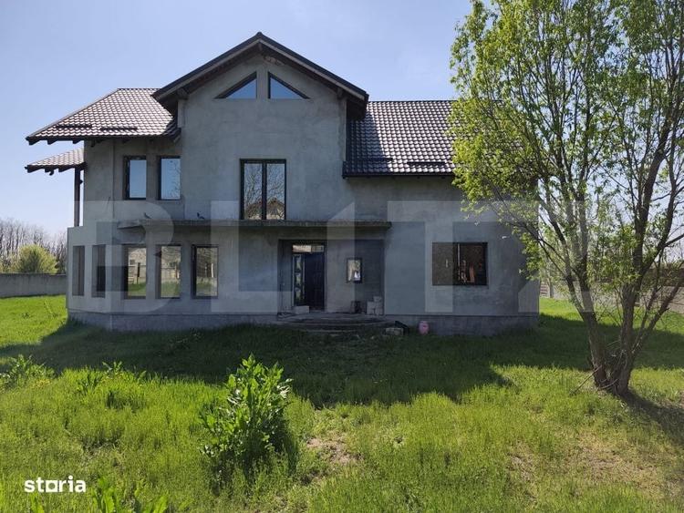 Casă cu 4 camere în Plopu