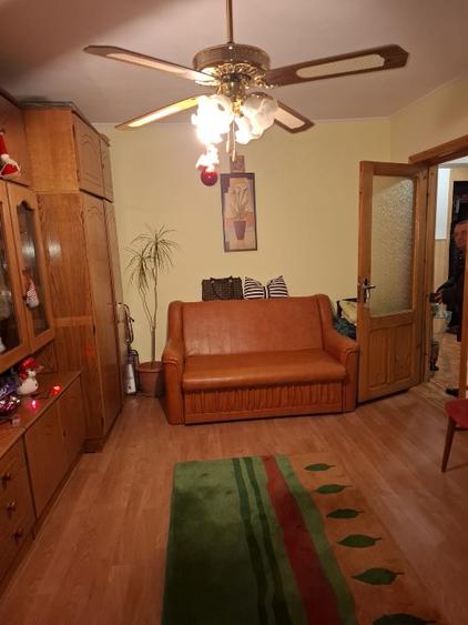 Vind apartament cu 2 camere intre  et 2/4 zona 2 stejari incalzire ENTEL 62000 E - 2