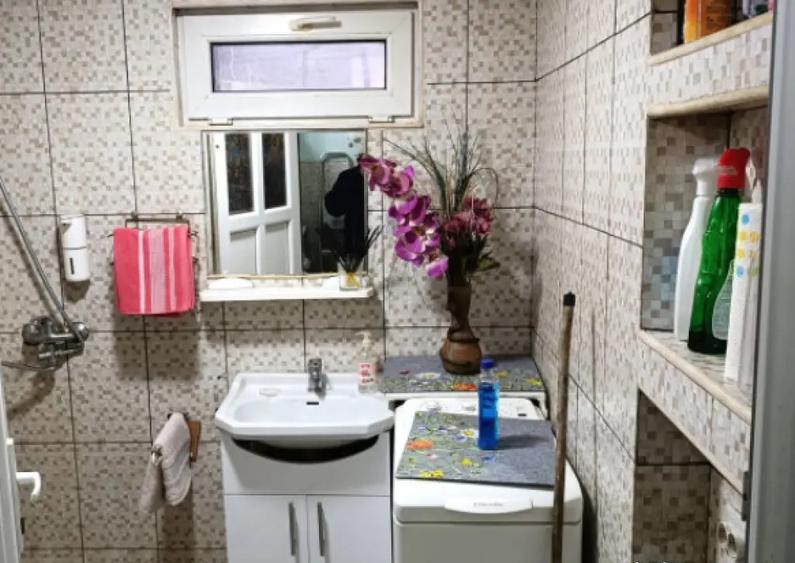 Casa de vanzare, 45 mp, zona Central - 1