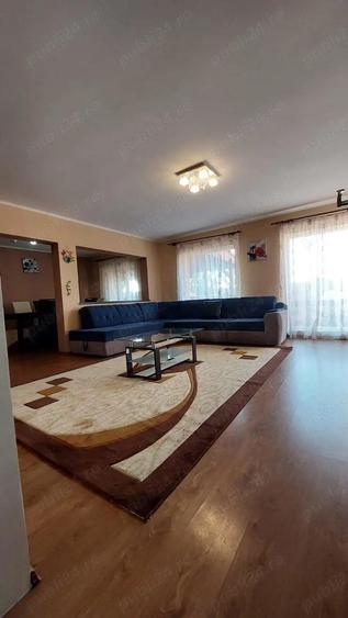 Vand Casa cu etaj,casa este dotata cu panouri fotovoltaice monocristaline . - 8