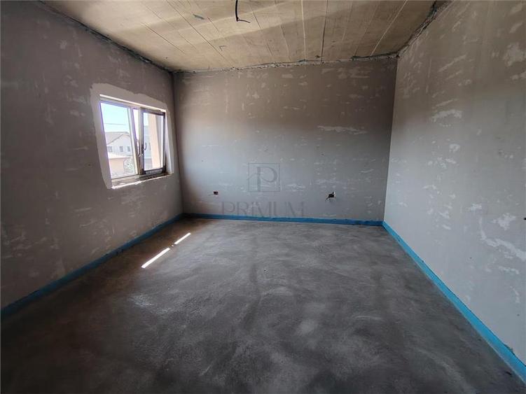 Duplex cu 4 camere cu Canalizare în Moșnița Veche