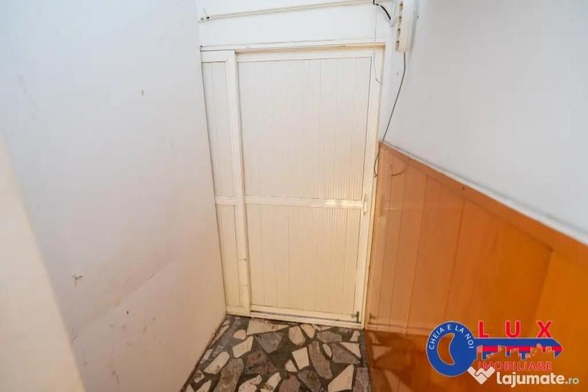 ID 8268 DE INCHIRIAT spa?iu comercial - 8