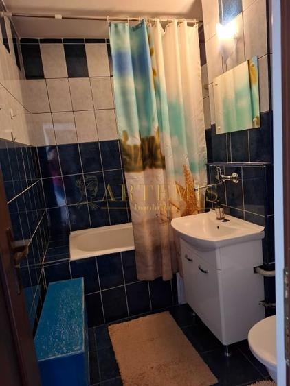 Apartament de 3 camere, decomandat, 68 mp., zona Independentei - 8
