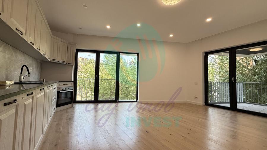 Apartament cu 2 camere semidecomandat, mobilat în Universitate