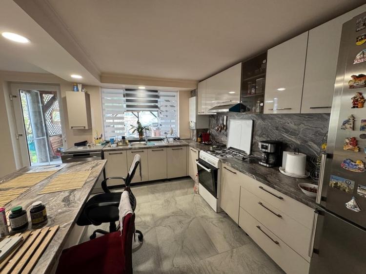 Ofertă de vânzare casă, 261 mp.+895 mp curte, Câmpenești - 2