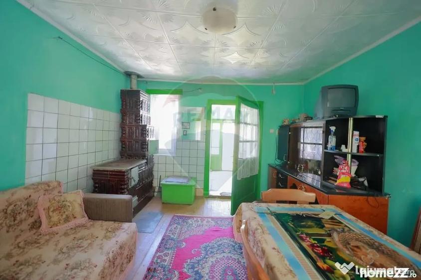 Casă cu 4 camere cu Teren 901 Mp în Vadu Crișului