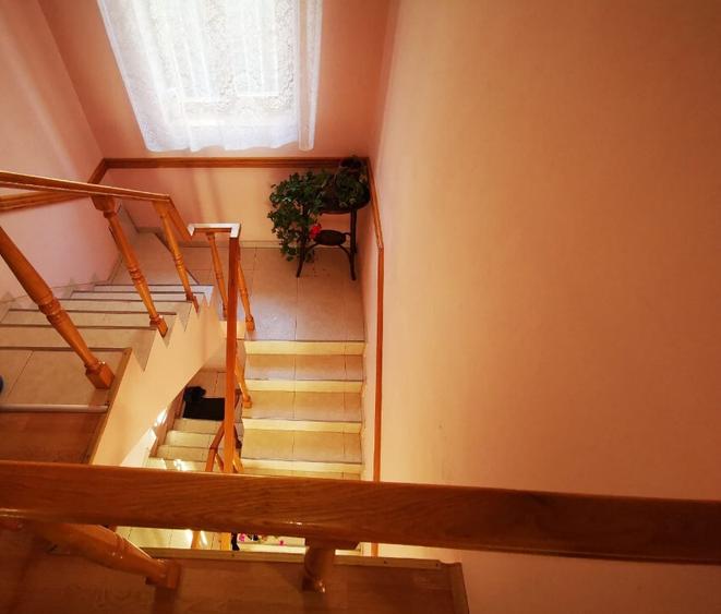 Semicentral, vila 2005, 220 MP + 350 mp teren total - 7