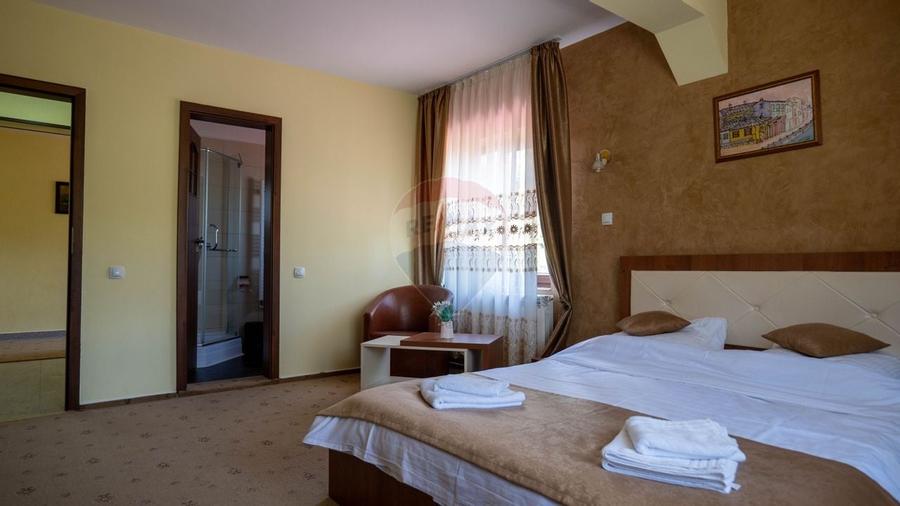 Oferta - vanzare pensiune 10 camere si casa de vacanta, Slanic Prahova - 5