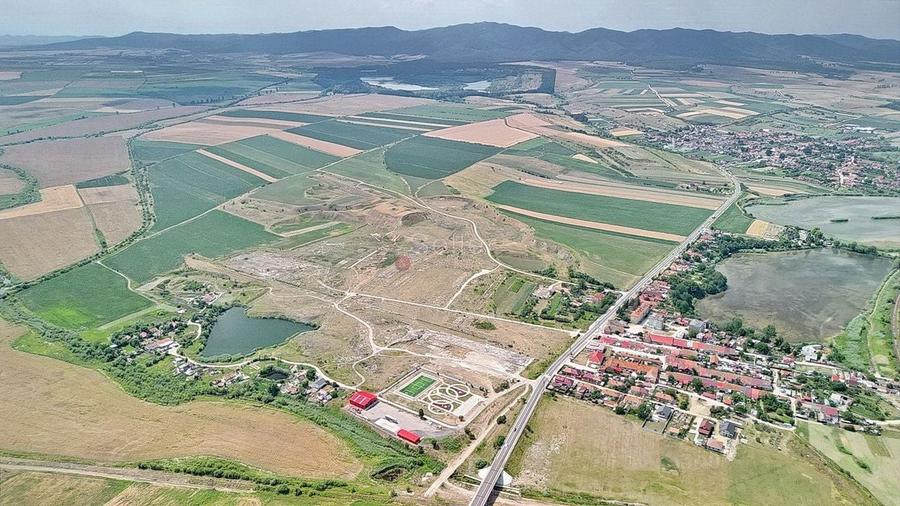 Teren intravilan - 1