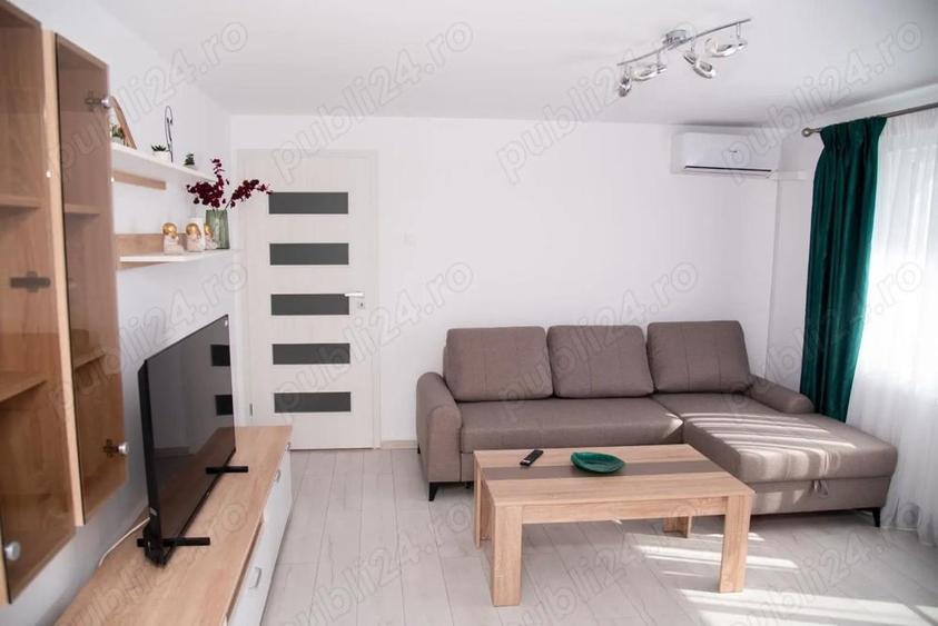 Inchiriez apartament , 2 camere , semidecomandat , etaj 4 , Splaiul 1 decembrie , cu vedere superba - 1