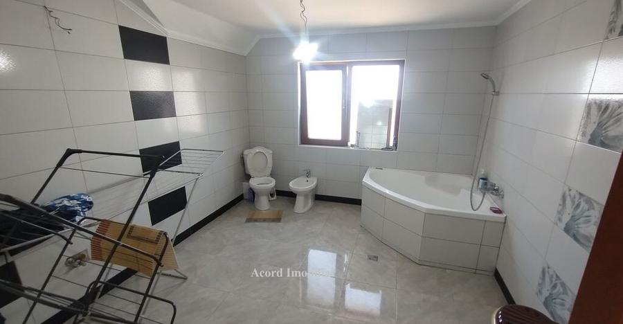 Casa caramida cu placa de beton, Valu lui Traian - 21