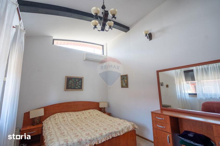 Vila pe malul lacului, 3.000 mp, 4 corpuri, Piscina, teren Tenis - 12