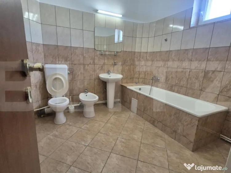 Spatii comerciale de inchiriat, 773 mp, zona Lucian Blaga - 1