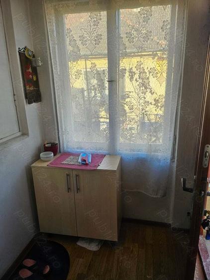 Casa de vanzare in Bra?ov, comision 0%, pre? negociabil 240.ooo Euro,91 mp-3 camere+ teren - 8