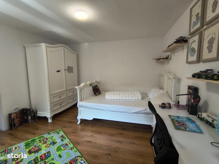 Casă cu 4 camere semidecomandat în Coiciu