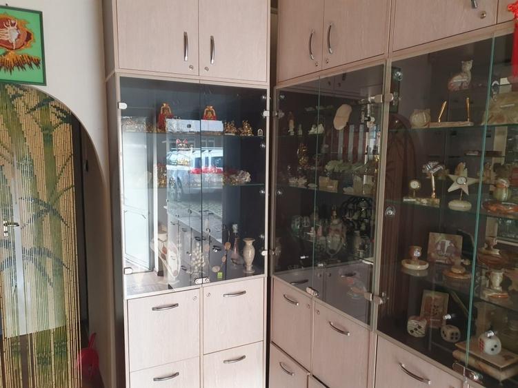 Vand Spatiu Comercial - Afacere la cheie, cesionare firma, mobilier, stoc marfa! - 1