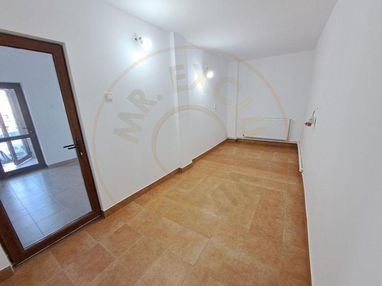 Spatiu Comercial Stradal – Spitalul Mioveni, Bd. Dacia, Racovita - 5