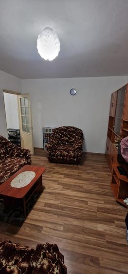 Apartament cu 2 camere semidecomandat în Malu Roșu