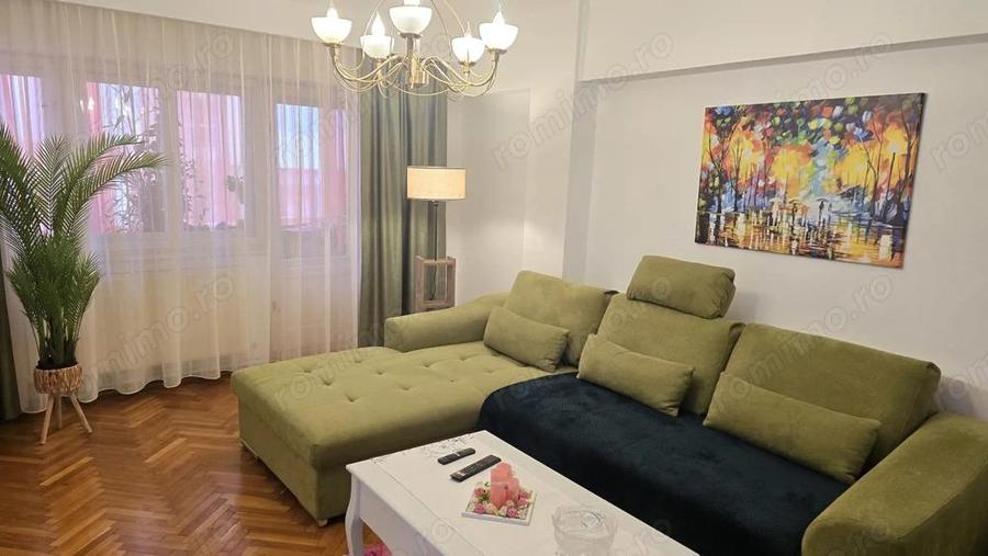 Vand apartament cu 3 camere in Deva, etaj 1, din anul 2000, suprafata tabulara de 156,9 mp, BOXA - 13