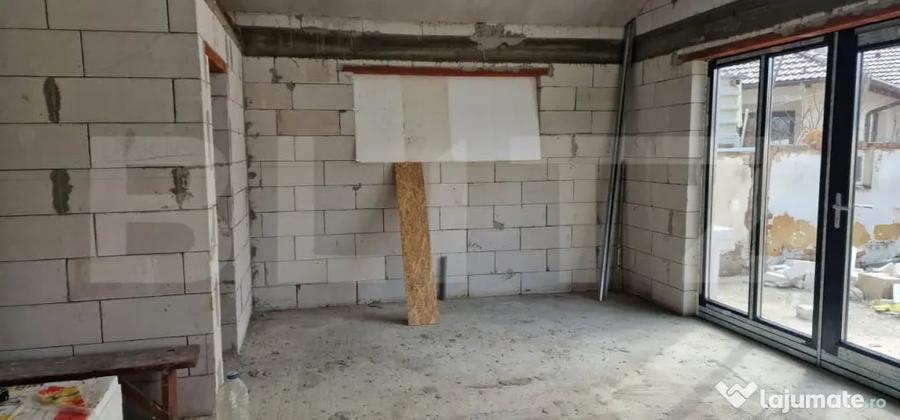 Casă cu 3 camere cu Teren 2712 Mp în Central