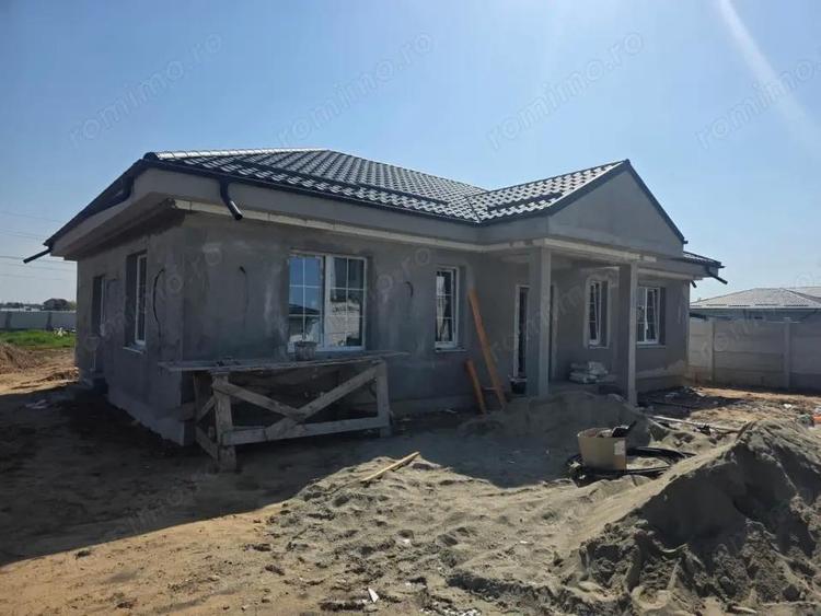 Casa pe parter 130 mp construiti, 400 mp curte zona Metro - 1