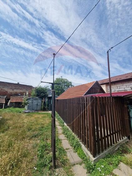 Apartament spatios la curte 2 dormitoare Salonta str. Republicii - 19