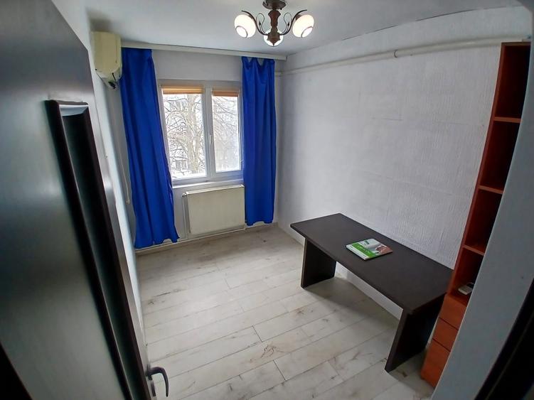 Inchiriez apartament 3 camere zona Milcov. - 2