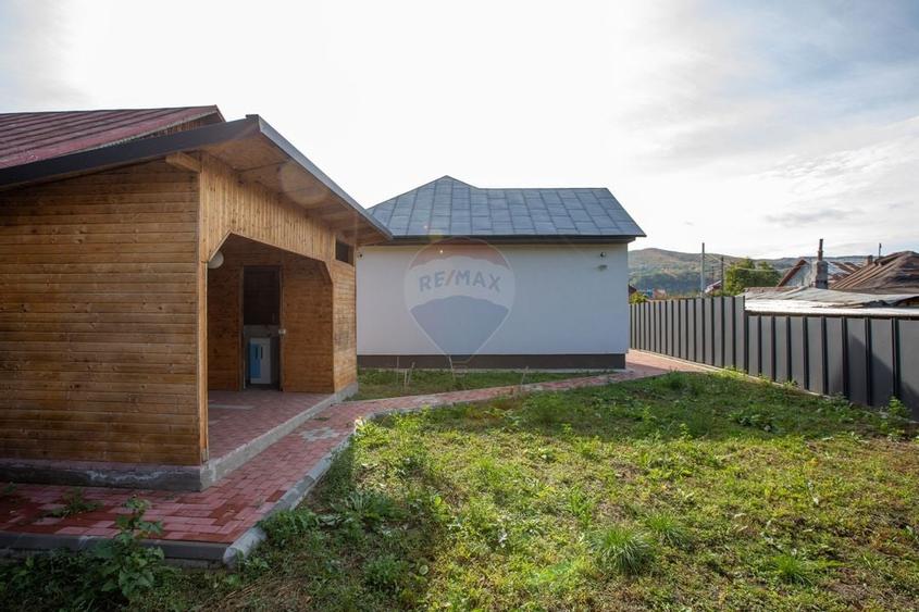 Casă / Vilă de vânzare în zona centrală TÂRGU OCNA - 12