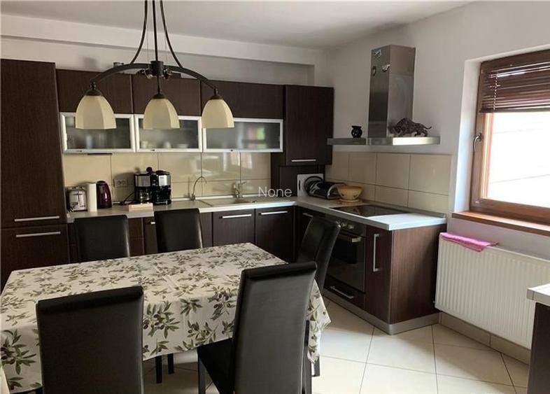 Apartament cu 3 camere semidecomandat, mobilat în Andrei Mureșanu Apartament cu 3 camere semidecomandat, mobilat în Andrei Mureșanu