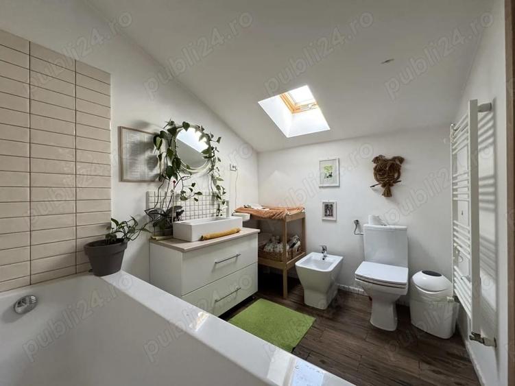 Casa in zona centrala( spatiu comercial casa de locuit) singur in curte - 6