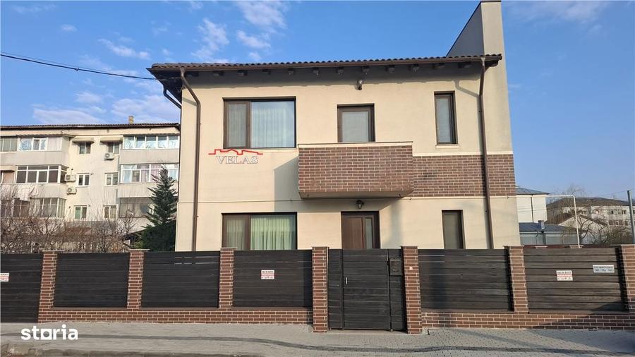 Casă cu 6 camere cu Teren 507 Mp în Central