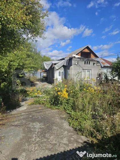 Casa cu acoperisul ars cu teren intravilan, 764 mp, zona R? - 1