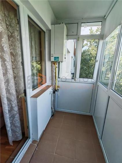 Apartament 3 camere cf 1 semidecomandat  zona Micro 5 - 13