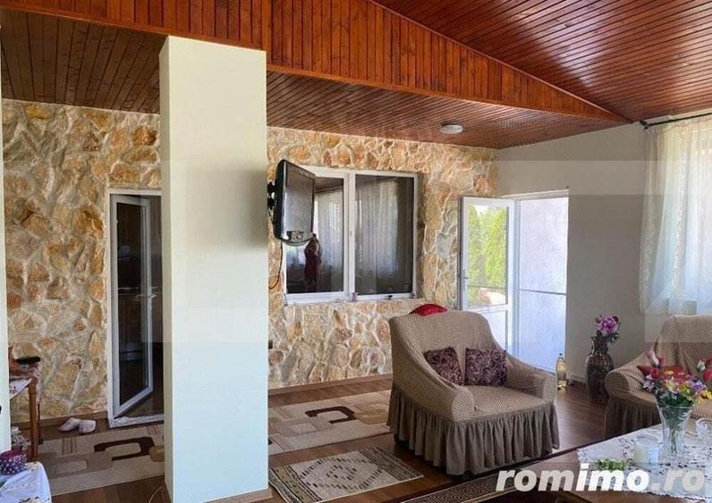 Casa 8 camere 350 mp Utvin aproape de centrul comunei 1760mp teren 23ml front - 2