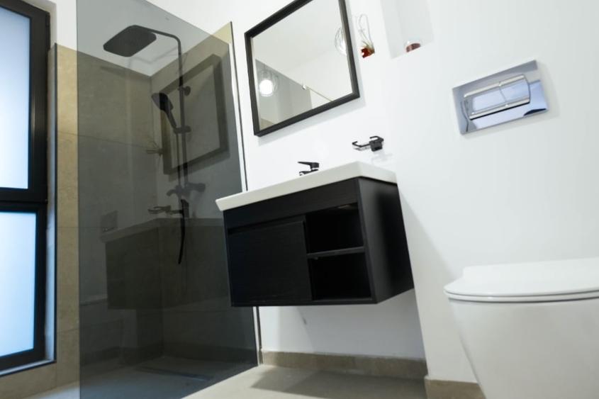 Proprietar , casa Domnești - 13