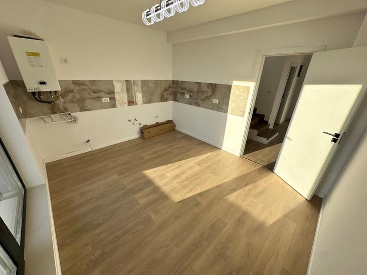 CASE INDIVIDUALE - 4 CAMERE, GARAJ, PANOURI SOLARE, COMISION 0% - 7