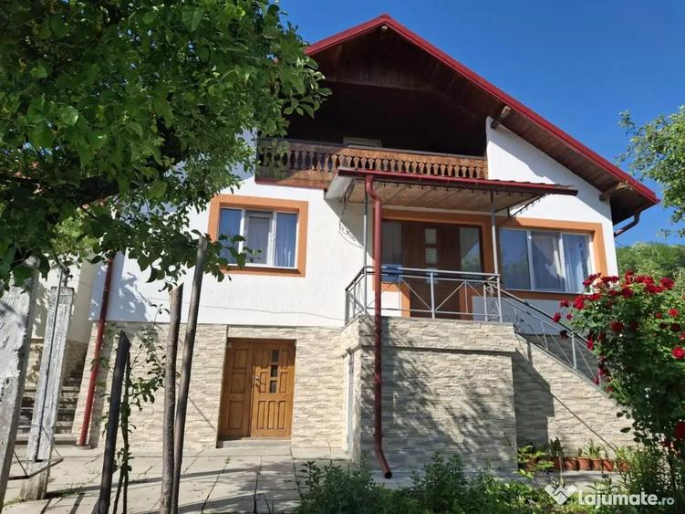 Casa 5 camere,util 112mp,beci,garaj,1200mp intravilan livada,deschidere 45m,Slanic - 9