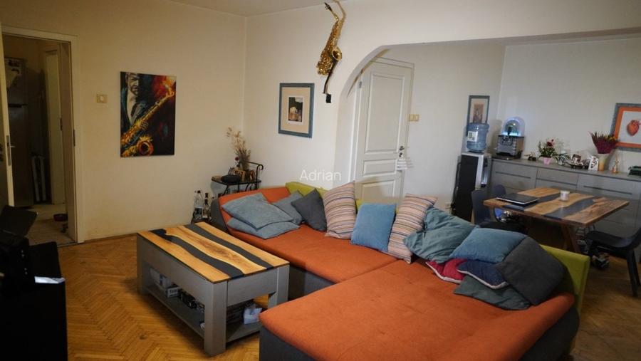 Apartament cu 7 camere decomandat, mobilat în Titan Apartament cu 7 camere decomandat, mobilat în Titan