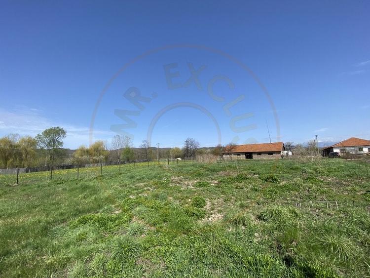 Teren intravilan cu grajduri si anexe – Aninoasa AG - 7