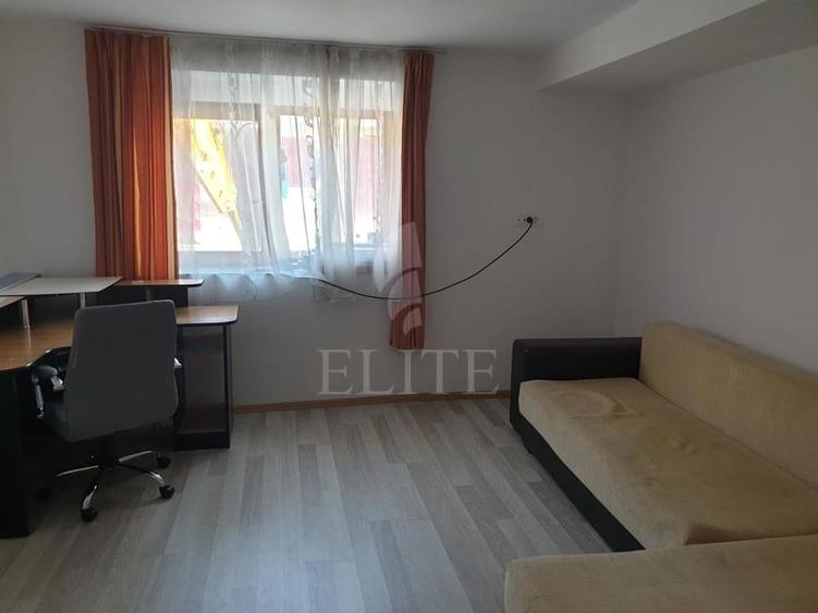 Apartament 2 camere &icirc;n zona DECEBAL - 1