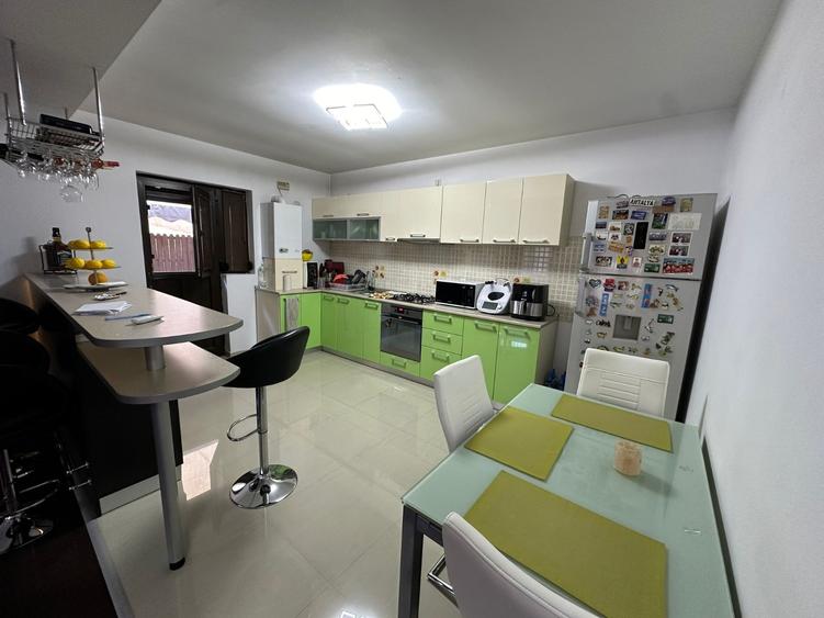 [SECTOR 3] Vila P+1+M cu 5 camere, Teren 182 mp - MOBILATA - - 10