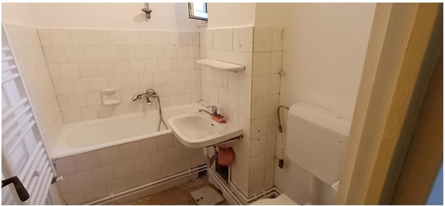 Apartament 2 camere ,etaj intermediar,Calea Bucuresti - 11