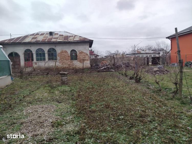 Teren intravilan 1080 mp + casa demolabila Cosoveni - 4