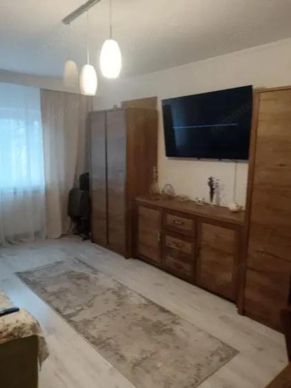 Apartament 3 camere Poarta 6 - 8