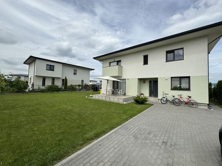 Vilă modernă de v&acirc;nzare &icirc;n Cristian | Construcție 2019 | Teren 500 mp - 2