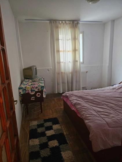 De vanzare Apartament 3 camere Roman Smirodava 68 m2 - 2