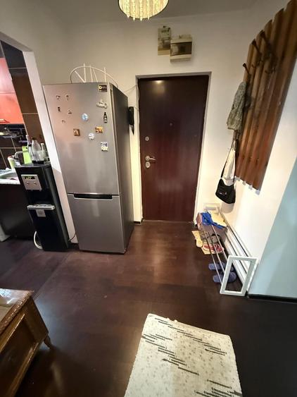 ristor 3 minute metrou - Retras de la bulevard, liniste- Decomandat - 10