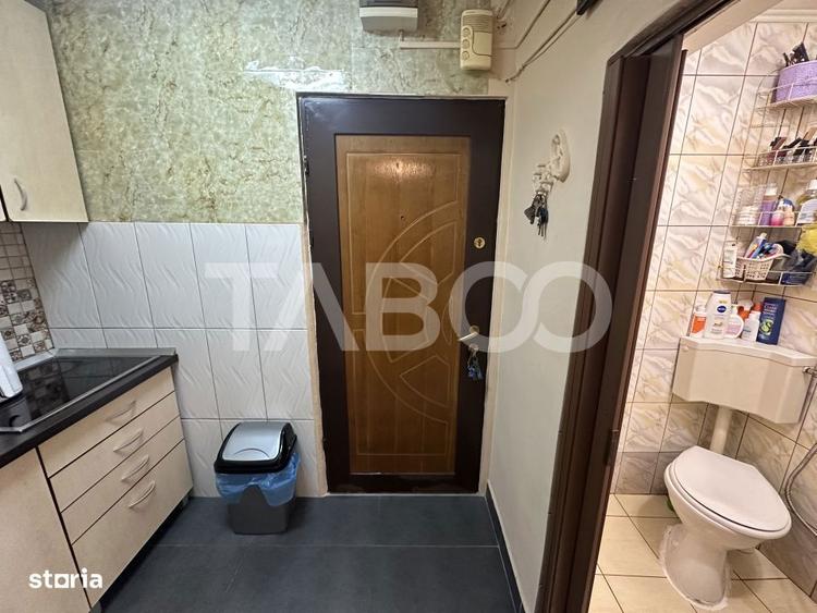 Garsoniera mobilata si utilata la etaj 2 zona Broscarie Sibiu - 1