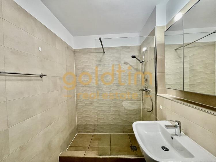 NOU/ PRIVELISTE SUPERBA/ SCOALA AMERICANA - 9