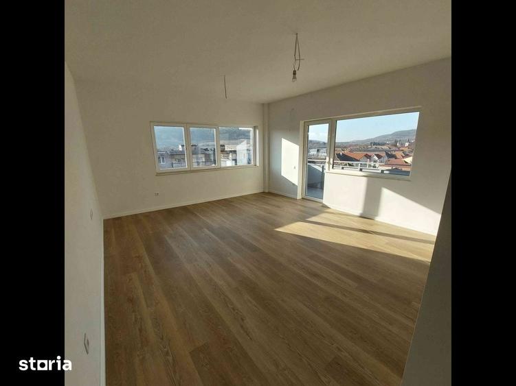 Apartament cu 3 camere în Baciu